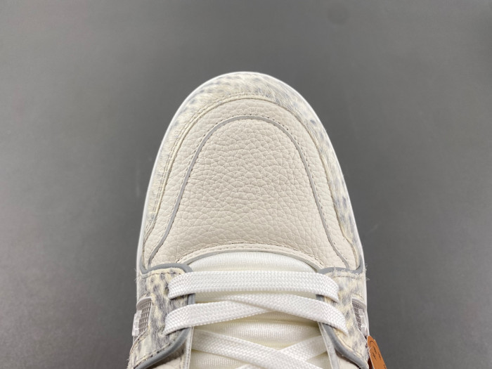 LV TRAINER SNEAKER LV-000558