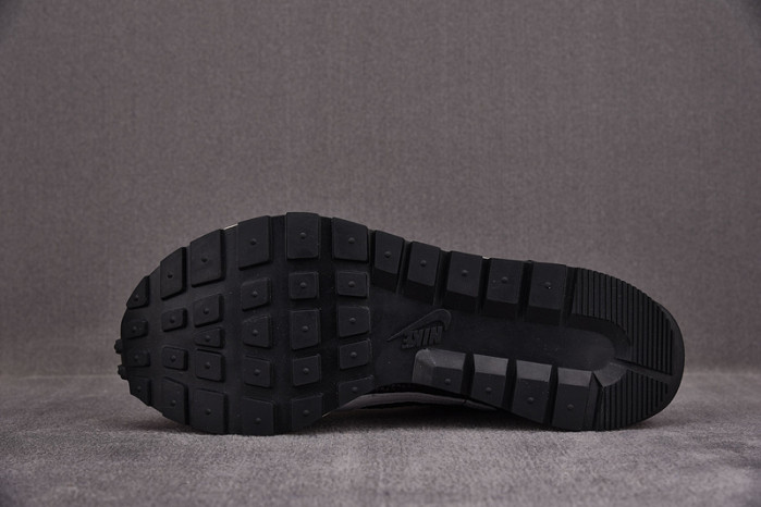 Nike Vaporwaffle sacai Black White CV1363-001