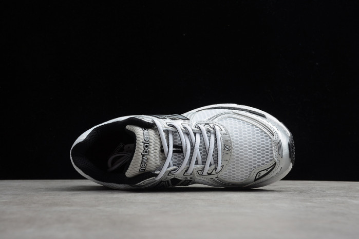 NEW BALANCE SNEAKER 001