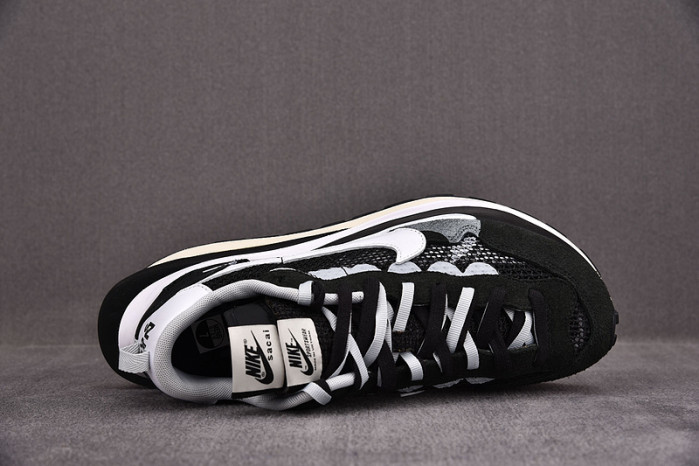 Nike Vaporwaffle sacai Black White CV1363-001