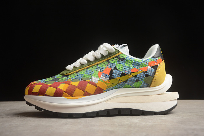 SACAI X NIKE LDVAPORWAFFLE MIX LOW “GREEN GUSTO” DR5209-300