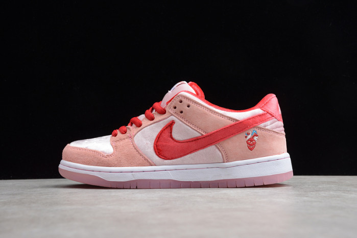 Nike Dunk SB Low strangelove skateboards CT2552-800
