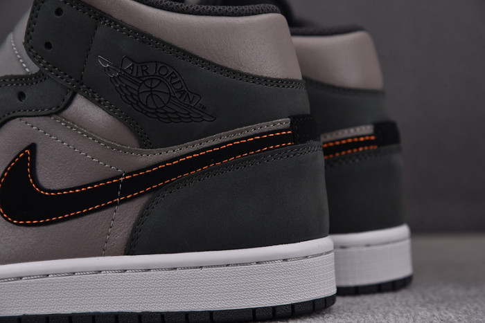 Air Jordan 1 Mid SE “Night Stadium” FQ8338-017