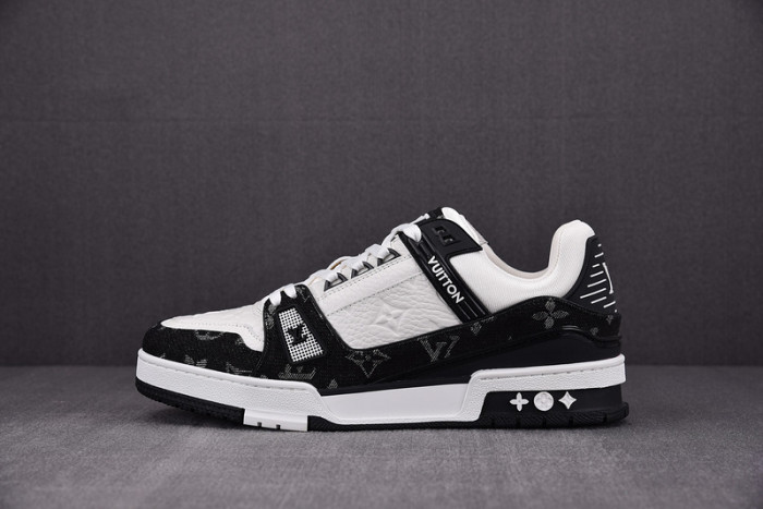 LV TRAINER SNEAKER LVT-000624