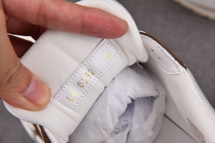 LV SNEAKER LV-000116