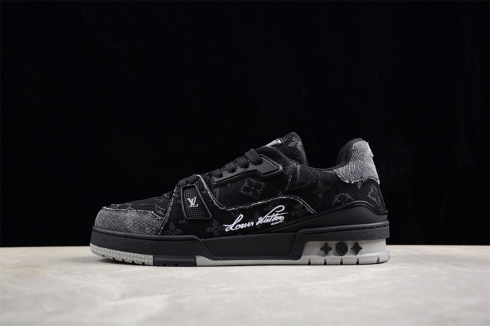 LV TRAINER SNEAKER LV-000548