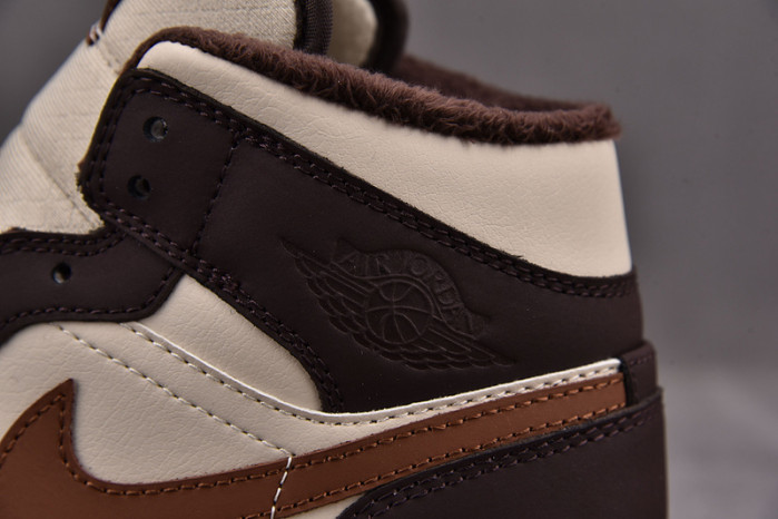 Air Jordan 1 Mid DO6699-200