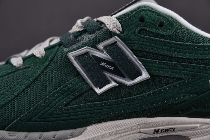 NEW BALANCE SNEAKER NB051