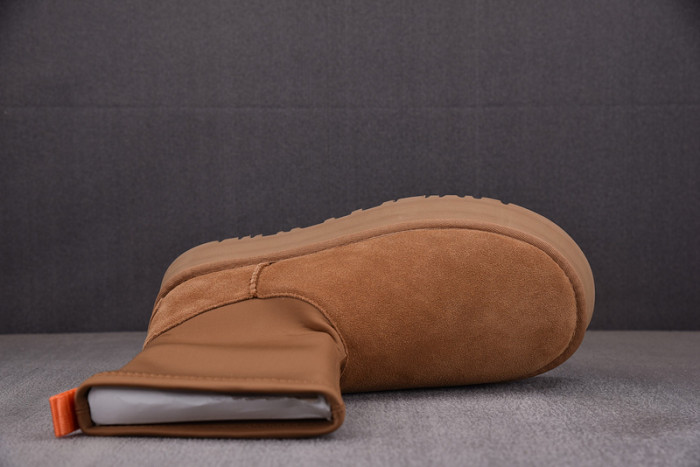 UGG Classic Dipper Boot