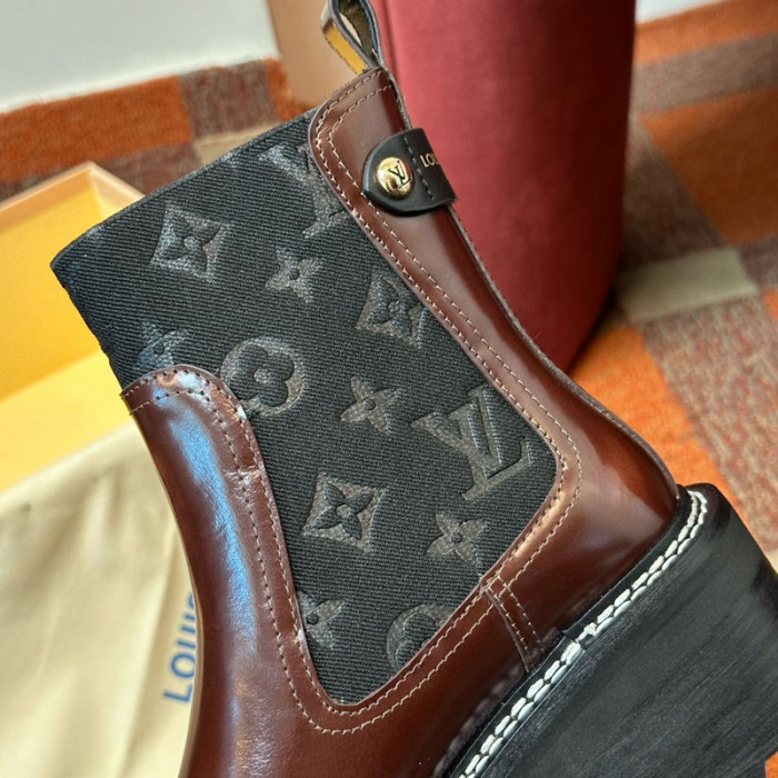 LV BOOTS L000049