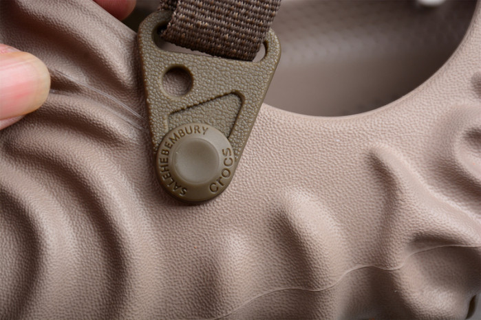 Cr*0*s x salehe bembury c00004