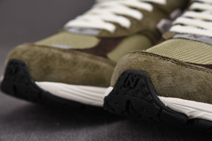 NEW BALANCE SNEAKER NB050