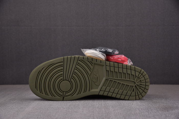 Travis Scott x Air Jordan 1 Low OG 