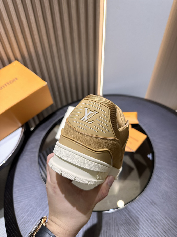 LV TRAINER SNEAKER LV-000565