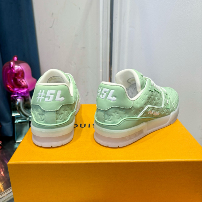 LV SNEAKER LV-000521