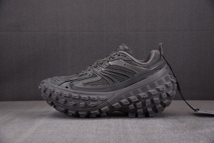 DEFENDER SNEAKER DS005