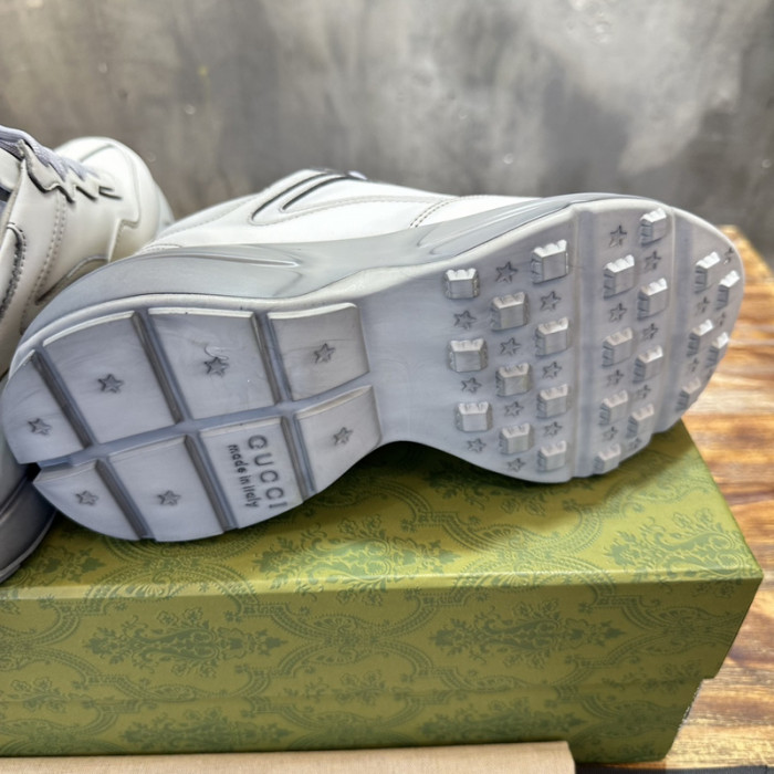 G*u*i* trainer sneaker138