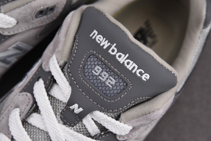 NEW BALANCE SNEAKER NB040