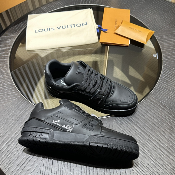 LV TRAINER SNEAKER LV-000603