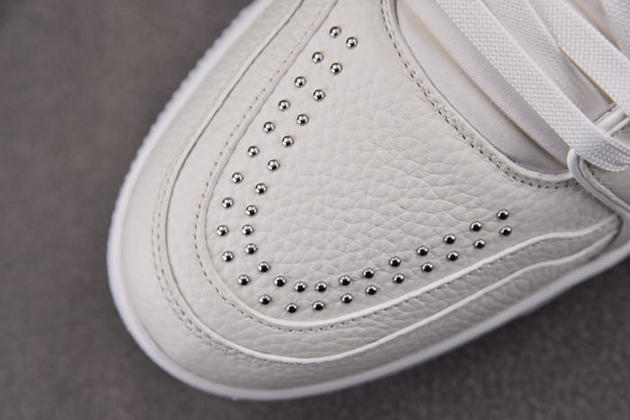 LV TRAINER SNEAKER LV-000569