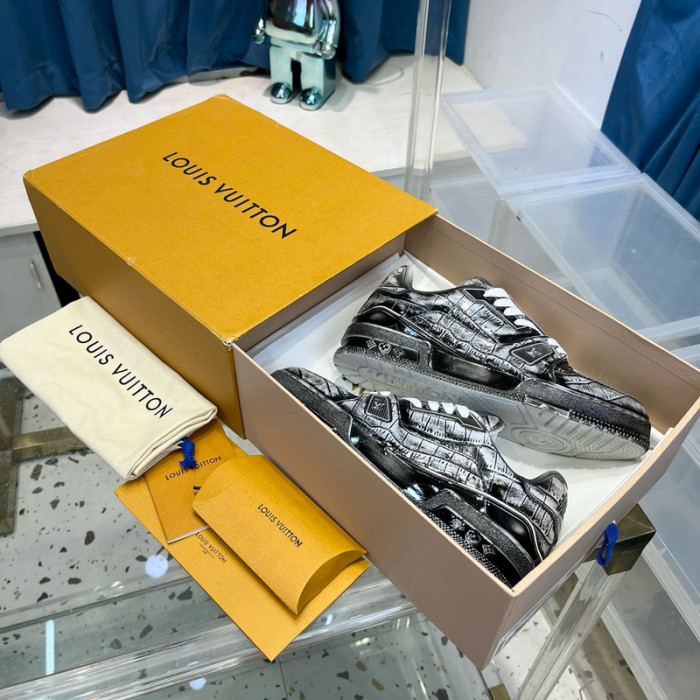LV SNEAKER LV-000471