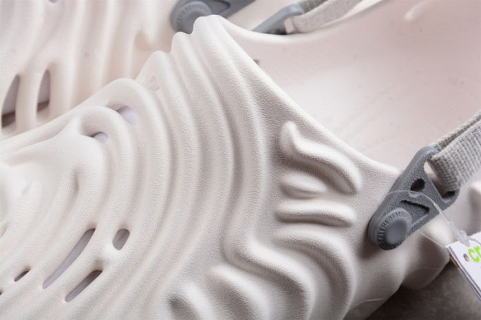 Cr*0*s x salehe bembury c00005