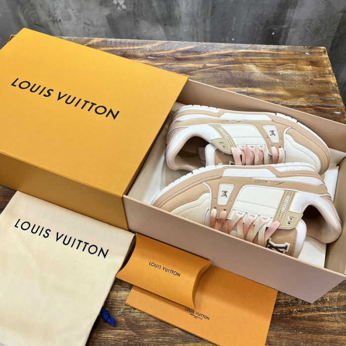 LV SNEAKER LV-000546