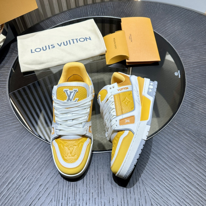 LV TRAINER SNEAKER LV-000600