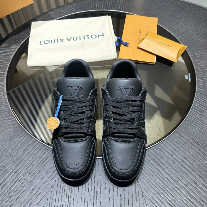 LV TRAINER SNEAKER LV-000603