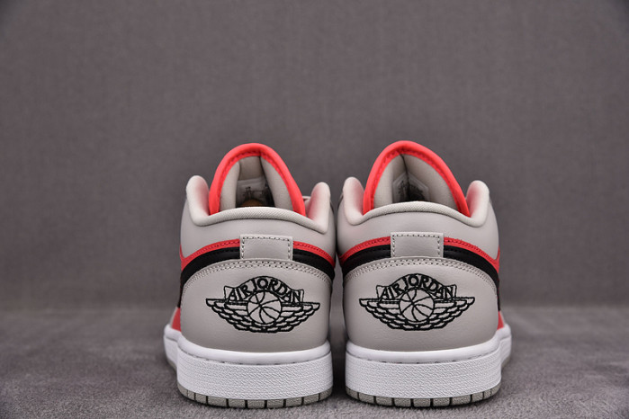 WMNS AIR JORDAN 1 LOW 