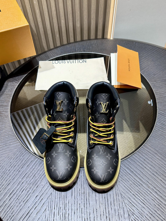 LV BOOTS L000015