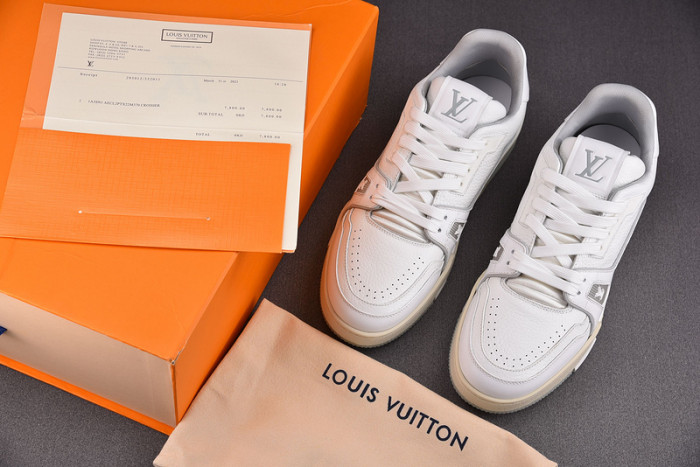 LV SNEAKER LV-000102