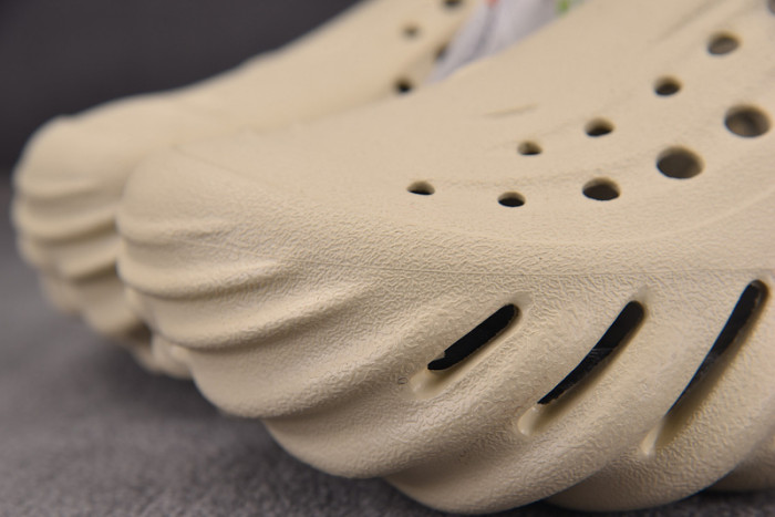 Cr*0*s x salehe bembury c00016