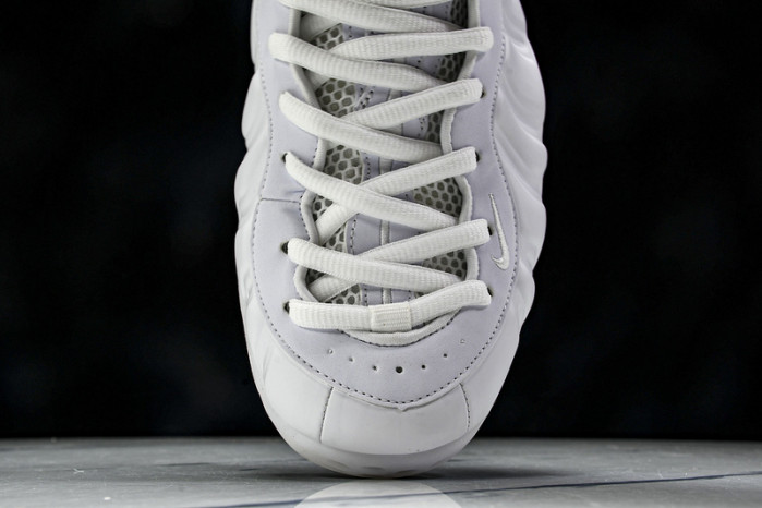 NIKE Air Foamposite One 