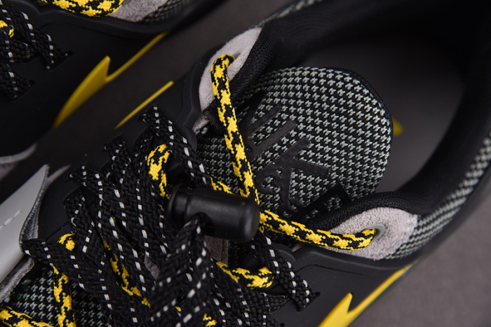 sacai x NIKE Zegamadome 