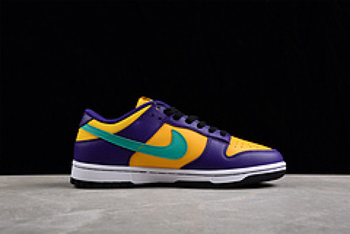 Nike Dunk Low LX Lisa Leslie (W) DO9581-500